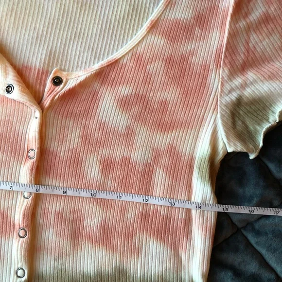AEO Cropped Button Up Tie Dye Top - Picture 3 of 5
